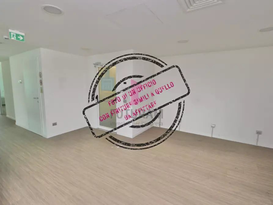 Immagine 3 di Ufficio in affitto  a Torri Di Quartesolo