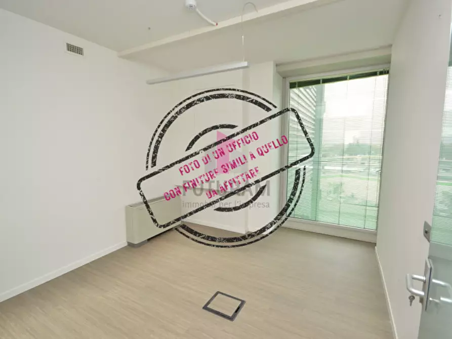 Immagine 4 di Ufficio in affitto  a Torri Di Quartesolo