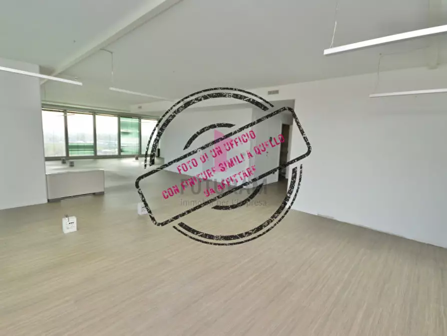 Immagine 5 di Ufficio in affitto  a Torri Di Quartesolo