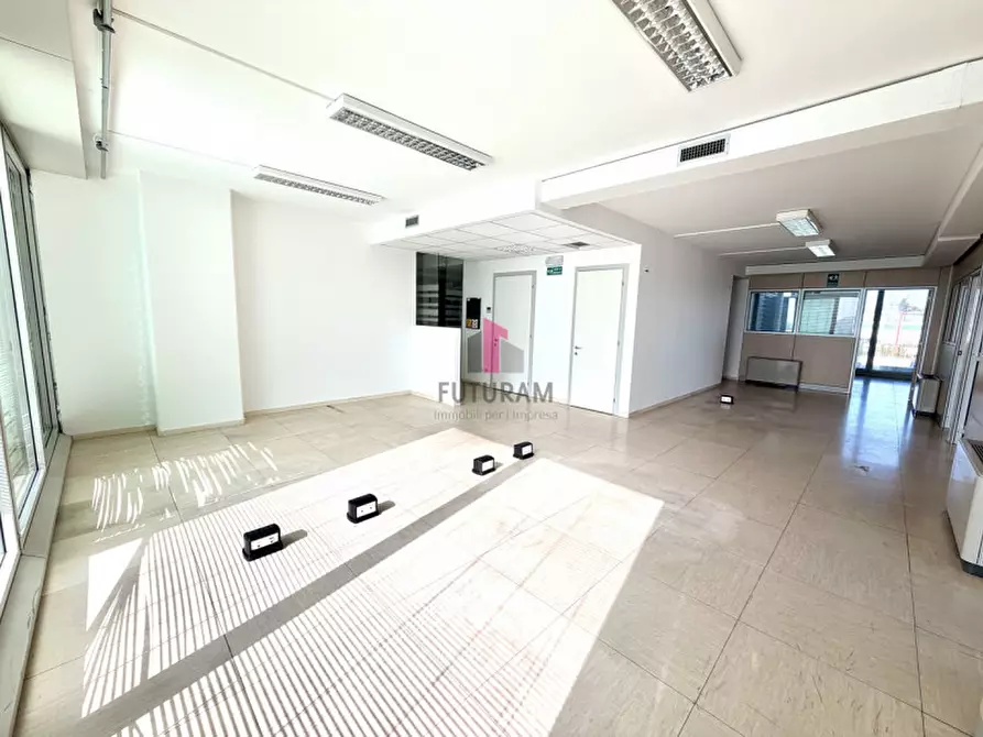 Immagine 7 di Ufficio in affitto  a Torri Di Quartesolo