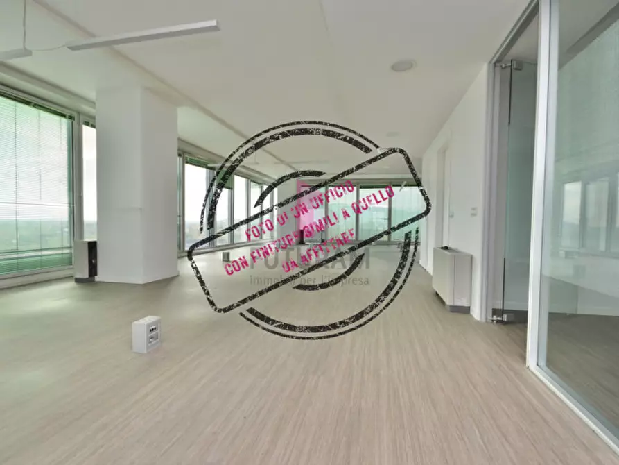 Immagine 8 di Ufficio in affitto  a Torri Di Quartesolo