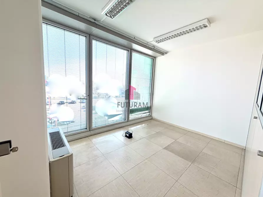 Immagine 9 di Ufficio in affitto  a Torri Di Quartesolo