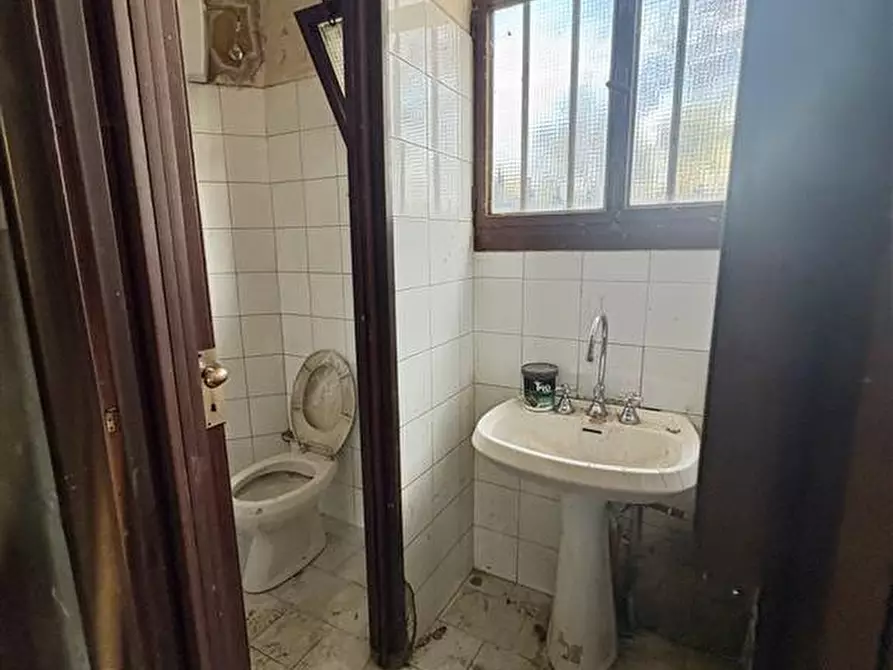 Immagine 6 di Laboratorio in affitto  in SP Setteponti a Loro Ciuffenna