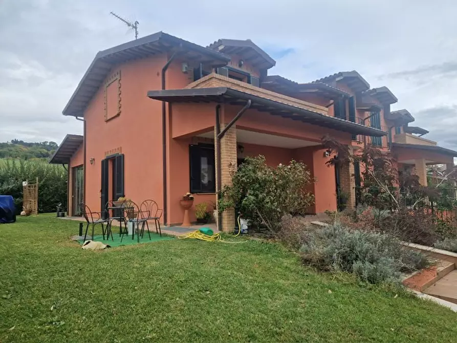 Immagine 1 di Casa bifamiliare in vendita  in Strada dei Loggi a Perugia