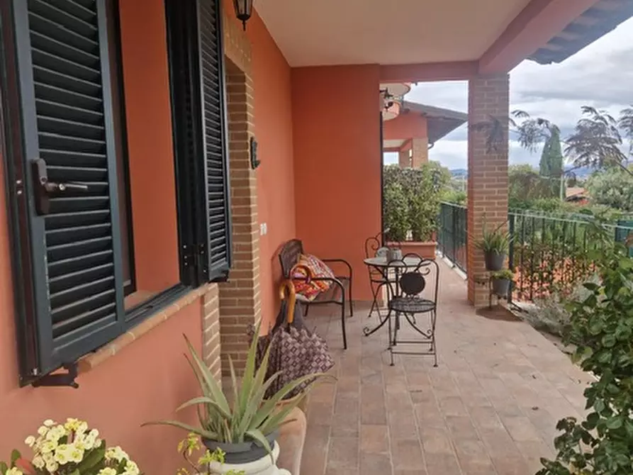 Immagine 19 di Casa bifamiliare in vendita  in Strada dei Loggi a Perugia