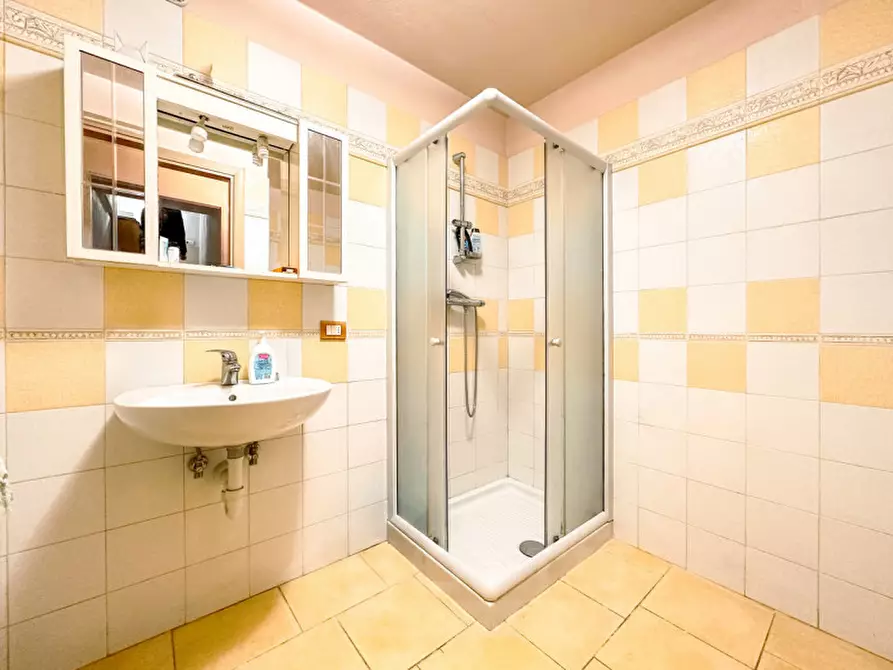 Immagine 15 di Villa in vendita  in via A, Marchionini n 4 a Cossogno