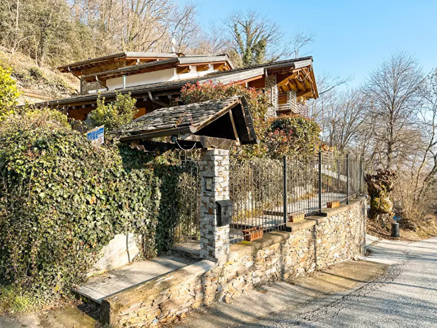 Immagine 21 di Villa in vendita  in via A, Marchionini n 4 a Cossogno