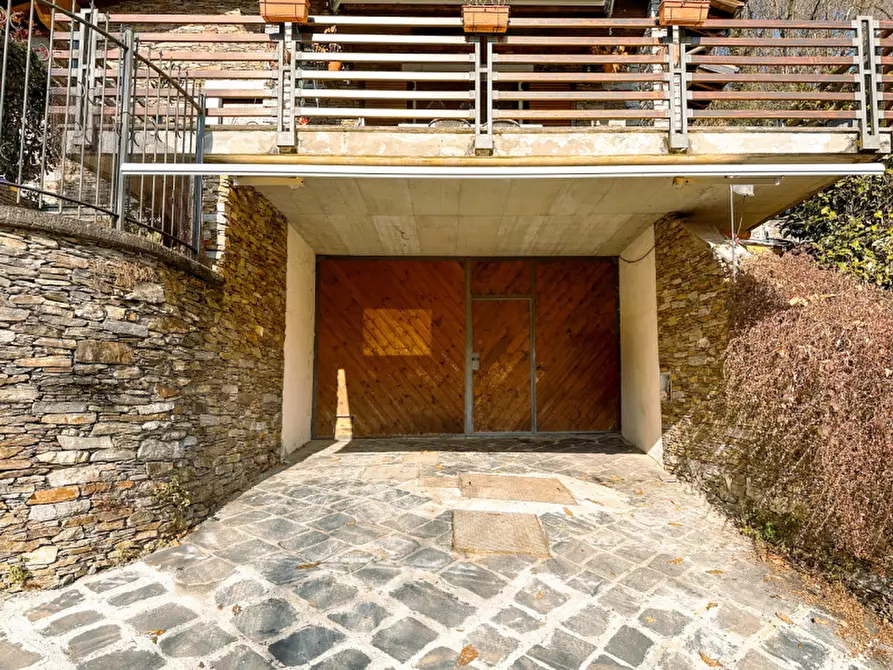 Immagine 23 di Villa in vendita  in via A, Marchionini n 4 a Cossogno