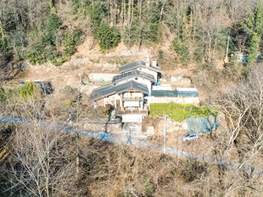 Immagine 34 di Villa in vendita  in via A, Marchionini n 4 a Cossogno