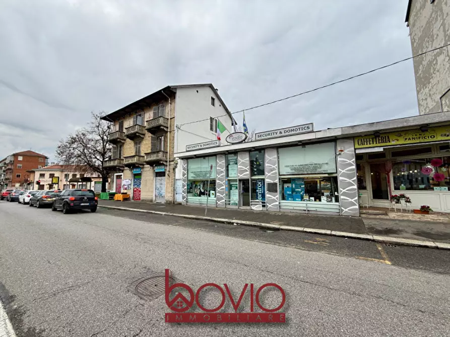 Immagine 3 di Negozio in vendita  in STRADA DI SAN MAURO N°72 a Torino
