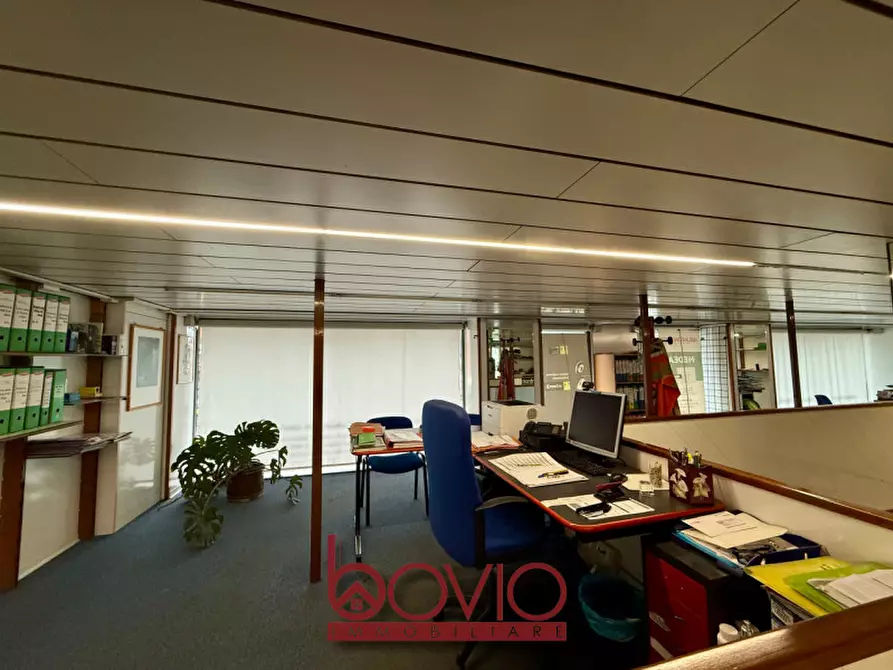 Immagine 12 di Negozio in vendita  in STRADA DI SAN MAURO N°72 a Torino