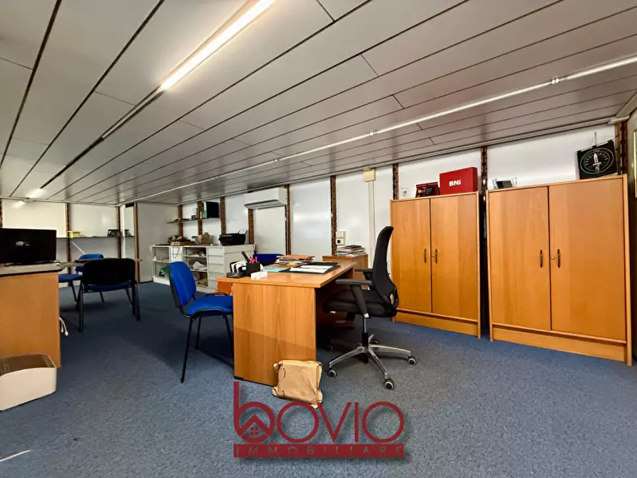 Immagine 15 di Negozio in vendita  in STRADA DI SAN MAURO N°72 a Torino