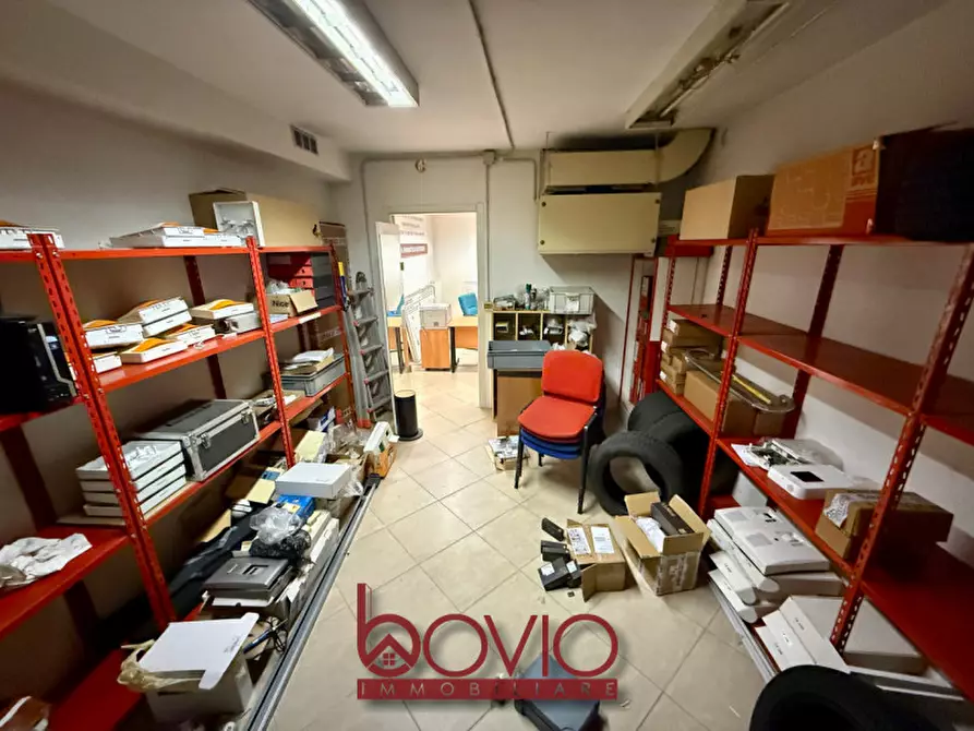 Immagine 21 di Negozio in vendita  in STRADA DI SAN MAURO N°72 a Torino