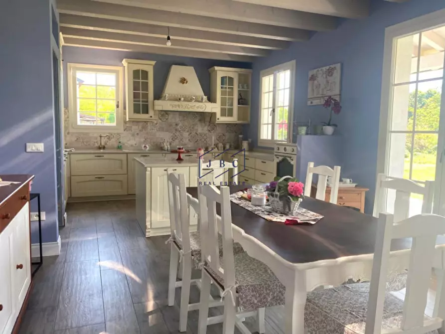 Immagine 1 di Villa in vendita  a San Biagio Di Callalta