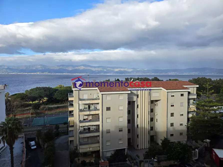 Immagine 7 di Appartamento in vendita  in Via Nazionale-Pentimele 194 a Reggio Di Calabria