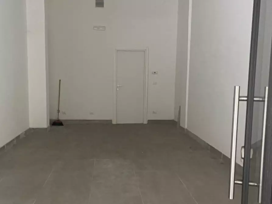 Immagine 4 di Negozio in affitto  in Viale Stazione a Montegrotto Terme