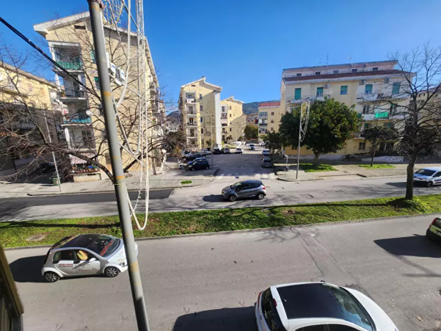 Immagine 5 di Appartamento in vendita  in Via Raffaele Mauri a Salerno
