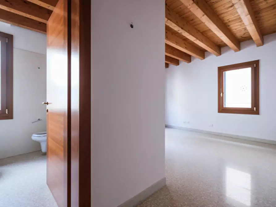 Immagine 9 di Appartamento in vendita  in Contra' San Francesco Vecchio 12 a Vicenza