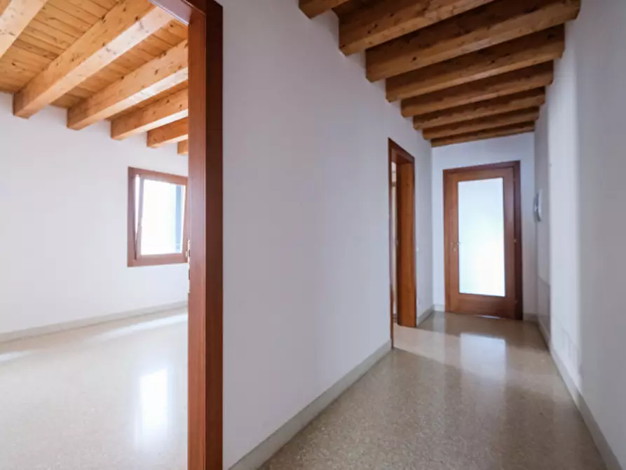 Immagine 15 di Appartamento in vendita  in Contra' San Francesco Vecchio 12 a Vicenza