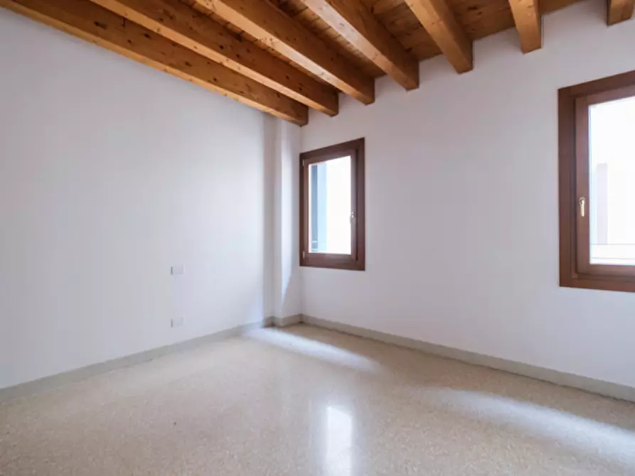 Immagine 17 di Appartamento in vendita  in Contra' San Francesco Vecchio 12 a Vicenza