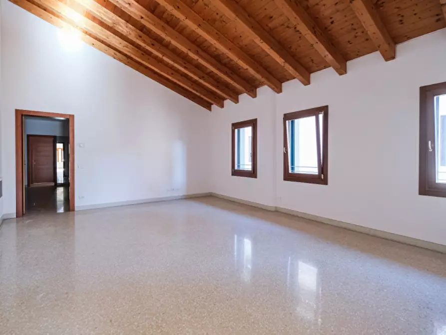 Immagine 2 di Appartamento in vendita  in Contra' San Francesco Vecchio 12 a Vicenza