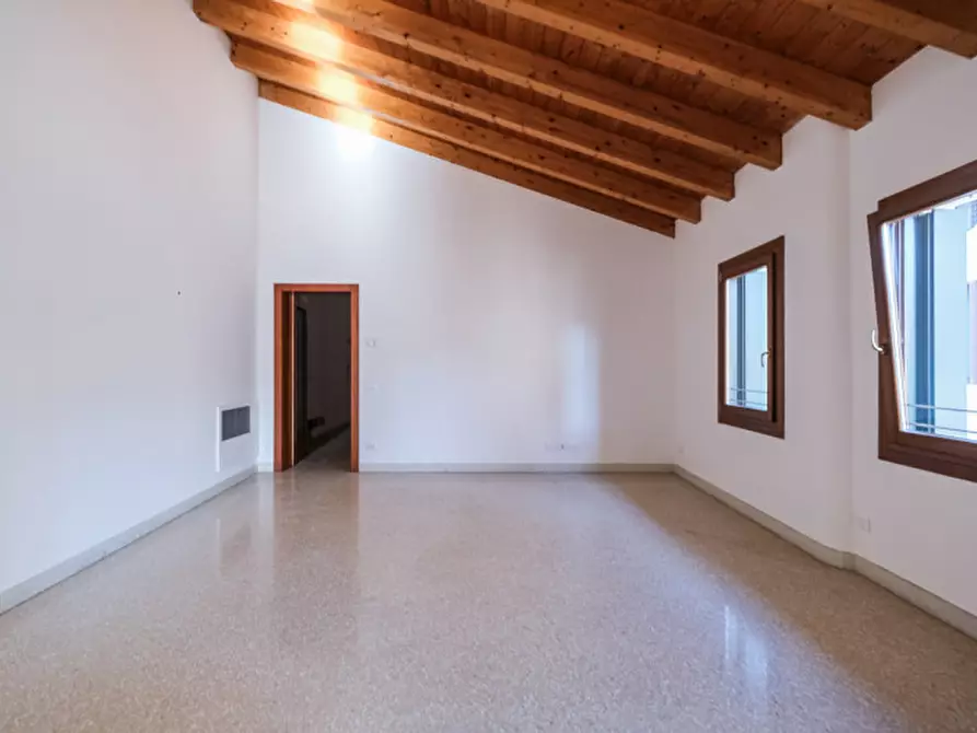 Immagine 3 di Appartamento in vendita  in Contra' San Francesco Vecchio 12 a Vicenza