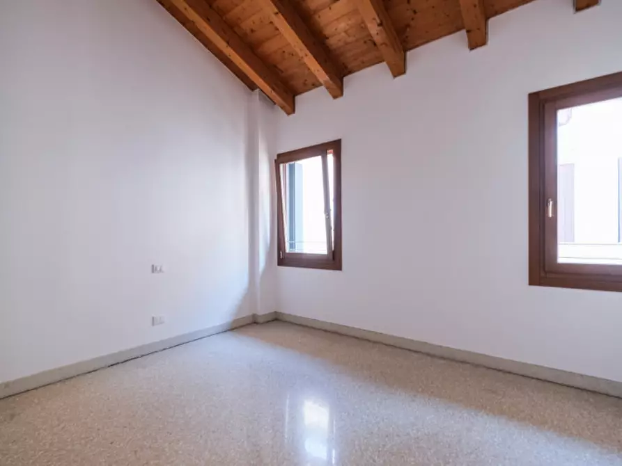 Immagine 17 di Appartamento in vendita  in Contra' San Francesco Vecchio 12 a Vicenza