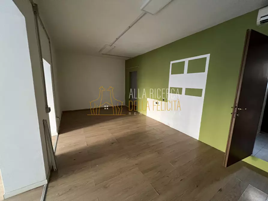 Immagine 4 di Negozio in vendita  in Via Galileo Galilei 25 a Torrebelvicino