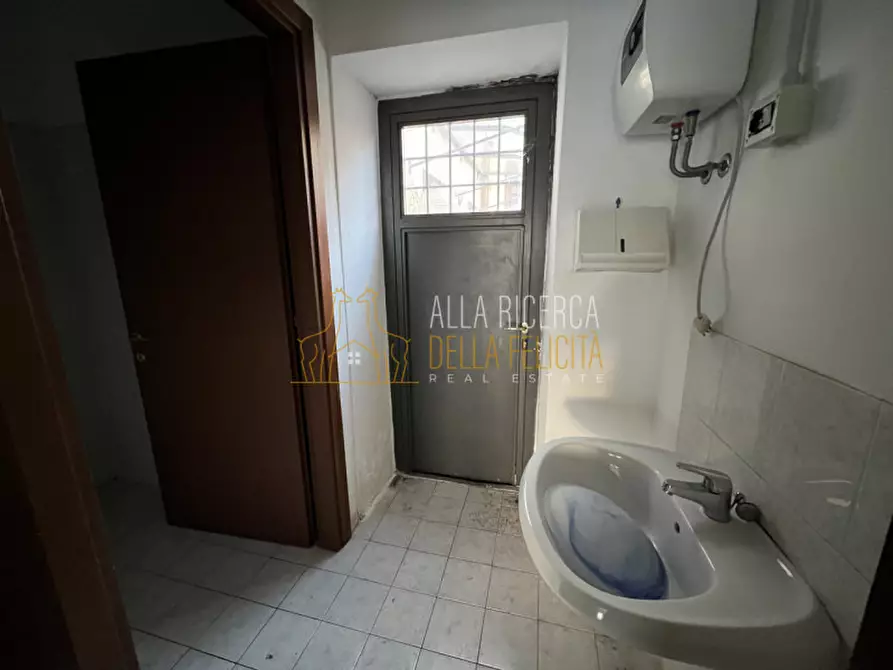 Immagine 6 di Negozio in vendita  in Via Galileo Galilei 25 a Torrebelvicino