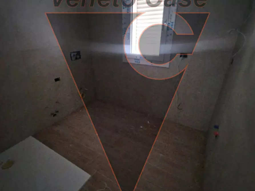 Immagine 10 di Appartamento in vendita  in via giulio zanon 30 a Padova