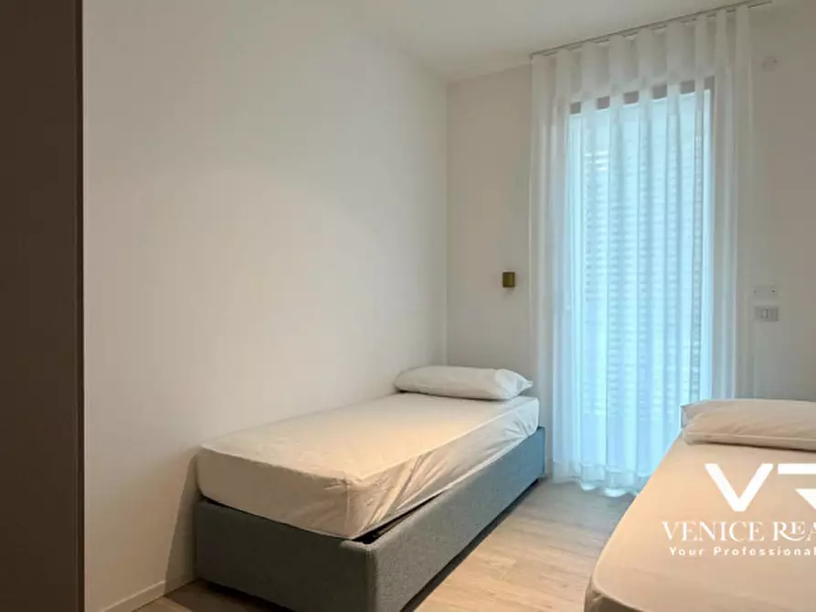 Immagine 26 di Appartamento in vendita  in Viale Oriente a Jesolo
