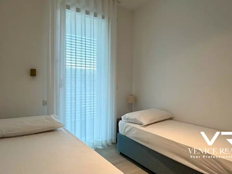 Immagine 27 di Appartamento in vendita  in Viale Oriente a Jesolo
