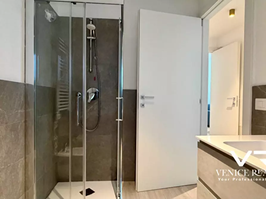 Immagine 30 di Appartamento in vendita  in Viale Oriente a Jesolo