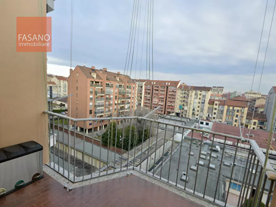 Immagine 15 di Appartamento in vendita  in Via Filadelfia 114 a Torino