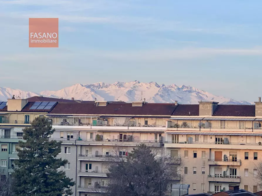 Immagine 25 di Appartamento in vendita  in Via Filadelfia 114 a Torino