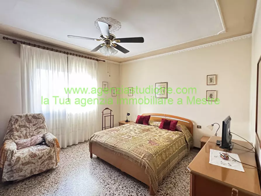 Immagine 3 di Appartamento in vendita  in Via Giovanni Battista Cima 15 a Venezia