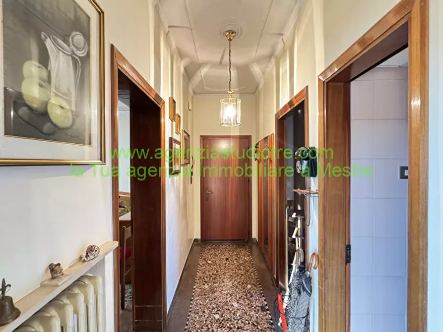 Immagine 15 di Appartamento in vendita  in Via Giovanni Battista Cima 15 a Venezia