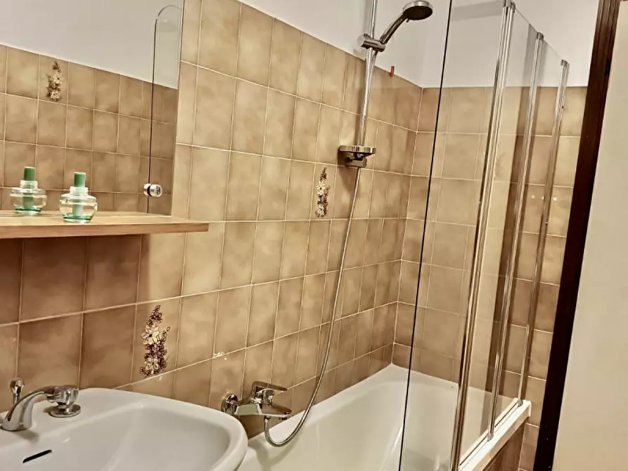 Immagine 17 di Appartamento in affitto  in Via G. Salvemini a Besana In Brianza