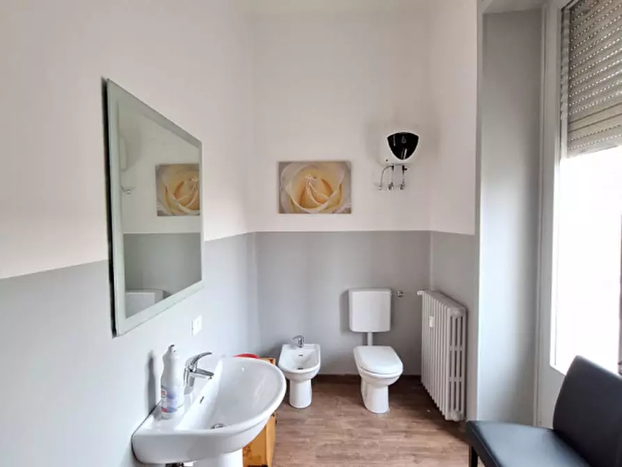 Immagine 12 di Ufficio in vendita  in Corso del Popolo a Rovigo