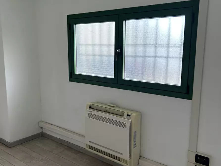 Immagine 25 di Capannone industriale in affitto  in via roma a Montegalda