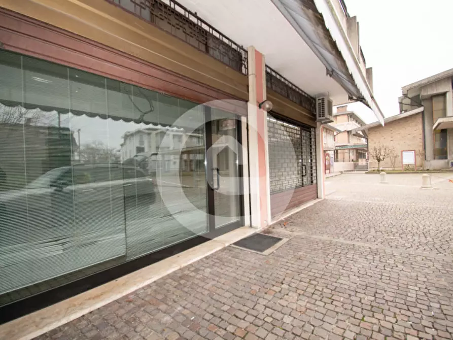 Immagine 8 di Negozio in vendita  a Cadoneghe