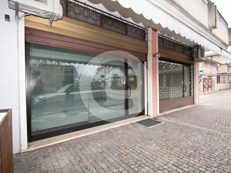 Immagine 9 di Negozio in vendita  a Cadoneghe