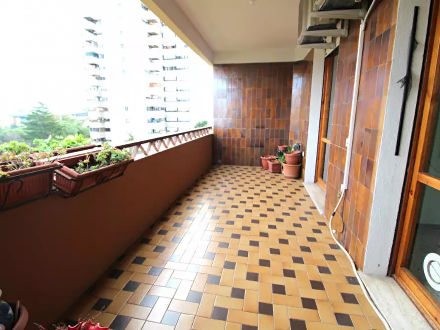 Immagine 1 di Appartamento in vendita  in Via Curzio Malaparte a Roma