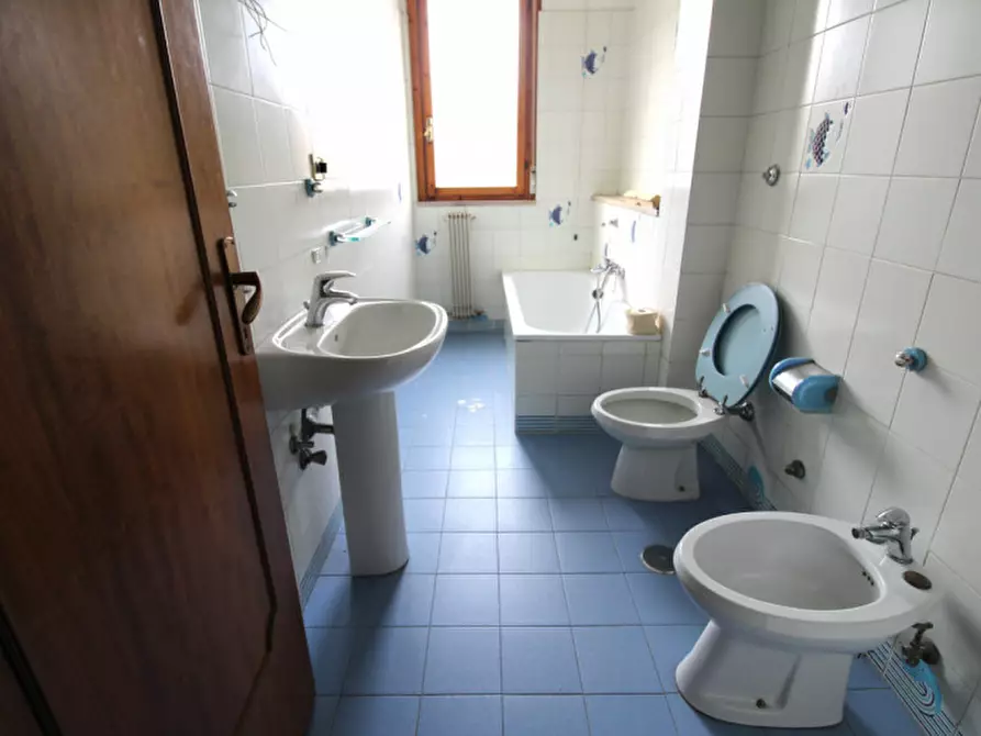 Immagine 11 di Appartamento in vendita  in Via Curzio Malaparte a Roma