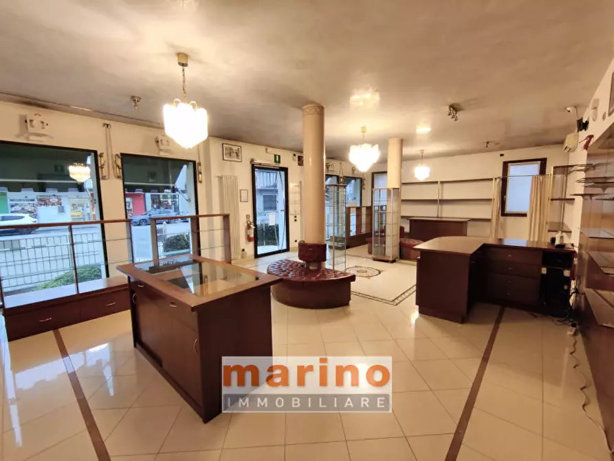 Immagine 1 di Negozio in affitto  in Via Domenico Turazza a Padova