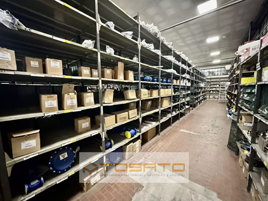 Immagine 5 di Capannone industriale in vendita  a Verona