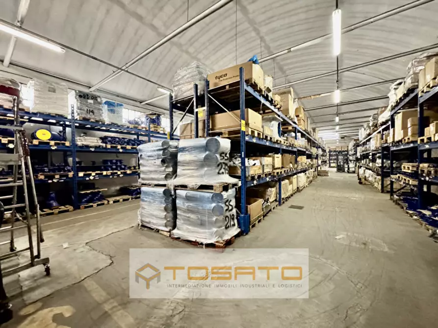 Immagine 9 di Capannone industriale in vendita  a Verona