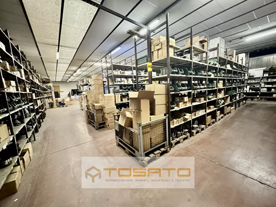 Immagine 14 di Capannone industriale in vendita  a Verona