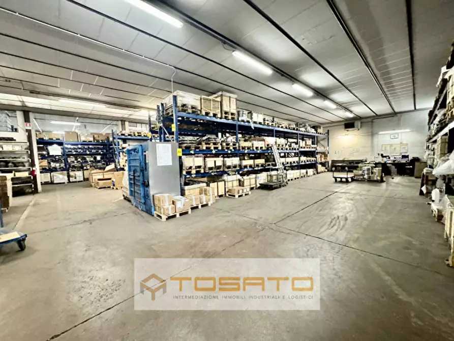 Immagine 15 di Capannone industriale in vendita  a Verona