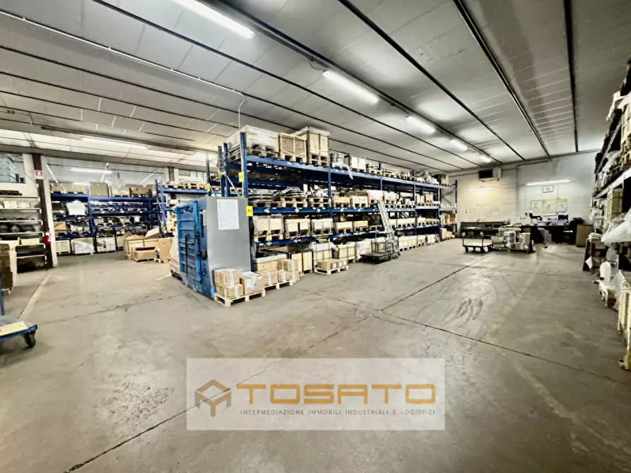 Immagine 15 di Capannone industriale in vendita  a Verona